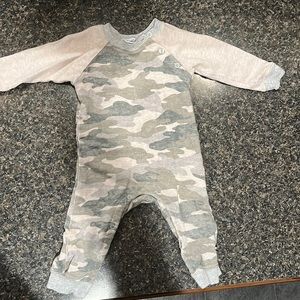 Splendid Baby boys camo onesie outfit